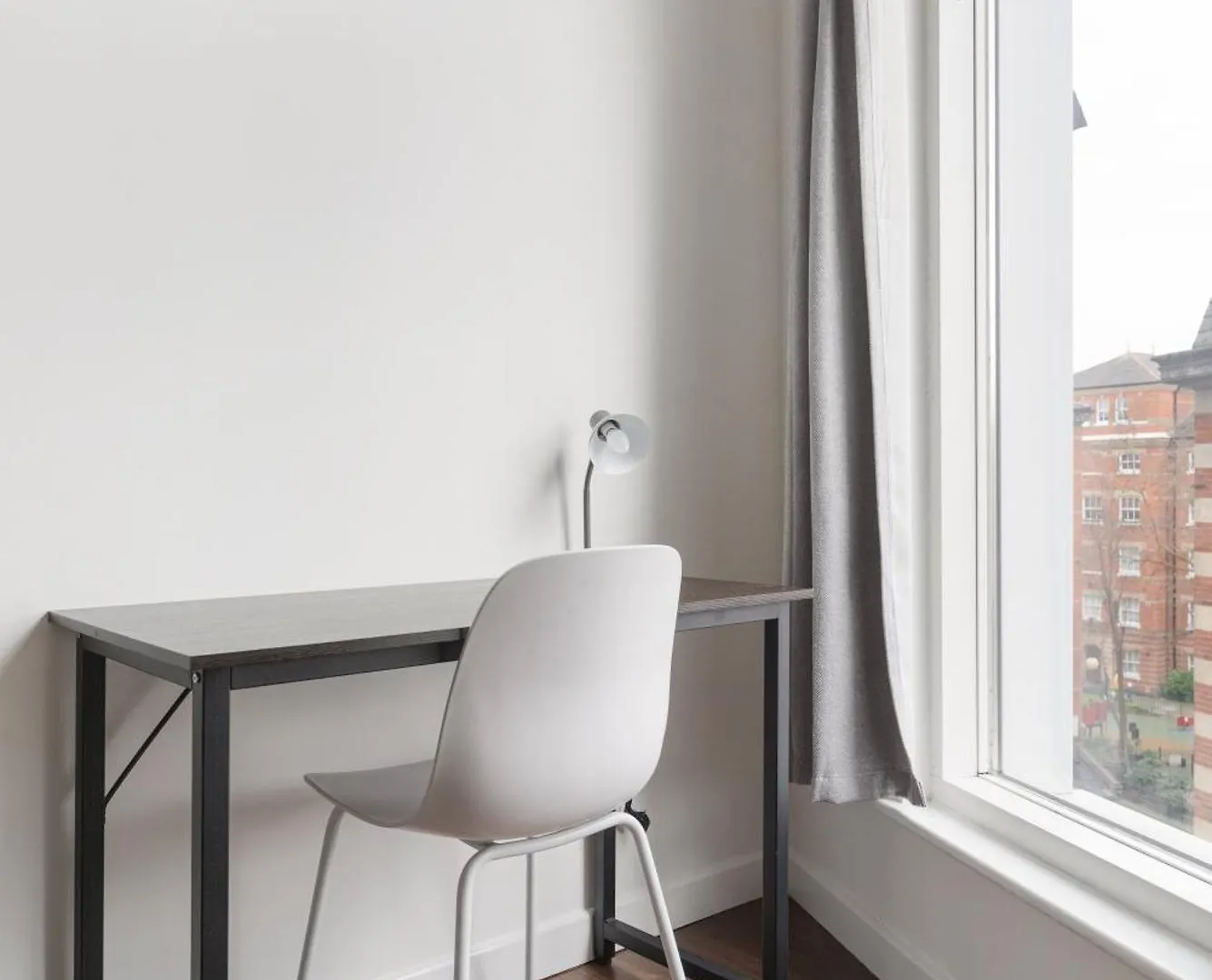 Modern & Spacious 3 Bed With Free Parking & Lift In Shoreditch, Next To Station London