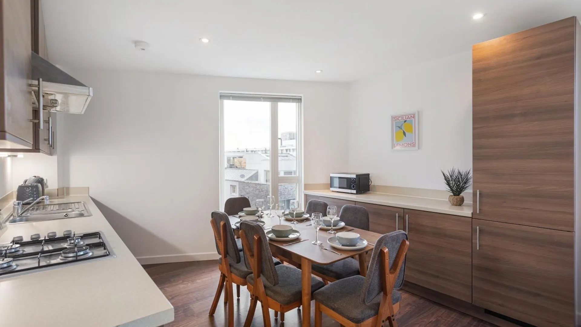 Modern & Spacious 3 Bed With Free Parking & Lift In Shoreditch, Next To Station London 0*,  United Kingdom