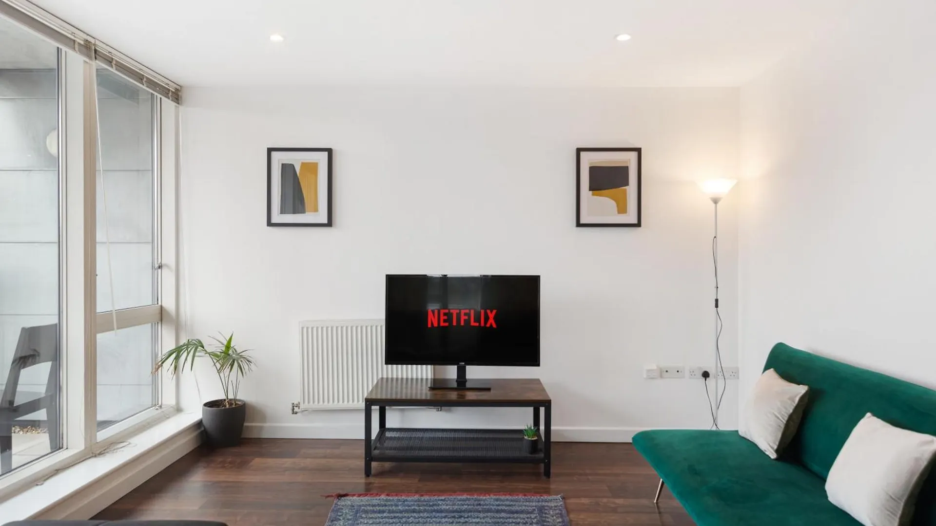 Apartment Modern & Spacious 3 Bed With Free Parking & Lift In Shoreditch, Next To Station London