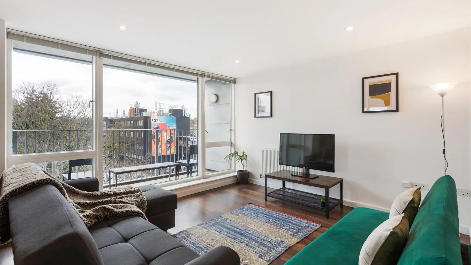 Apartment Modern & Spacious 3 Bed With Free Parking & Lift In Shoreditch, Next To Station London United Kingdom